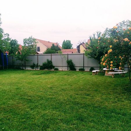 Bed and Breakfast Berta Panzió Hajdúszoboszló Esterno foto