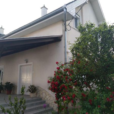 Bed and Breakfast Berta Panzió Hajdúszoboszló Esterno foto
