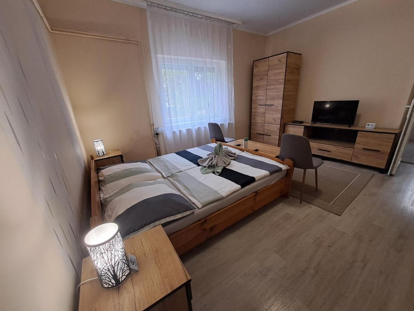 Bed and Breakfast Berta Panzió Hajdúszoboszló Esterno foto