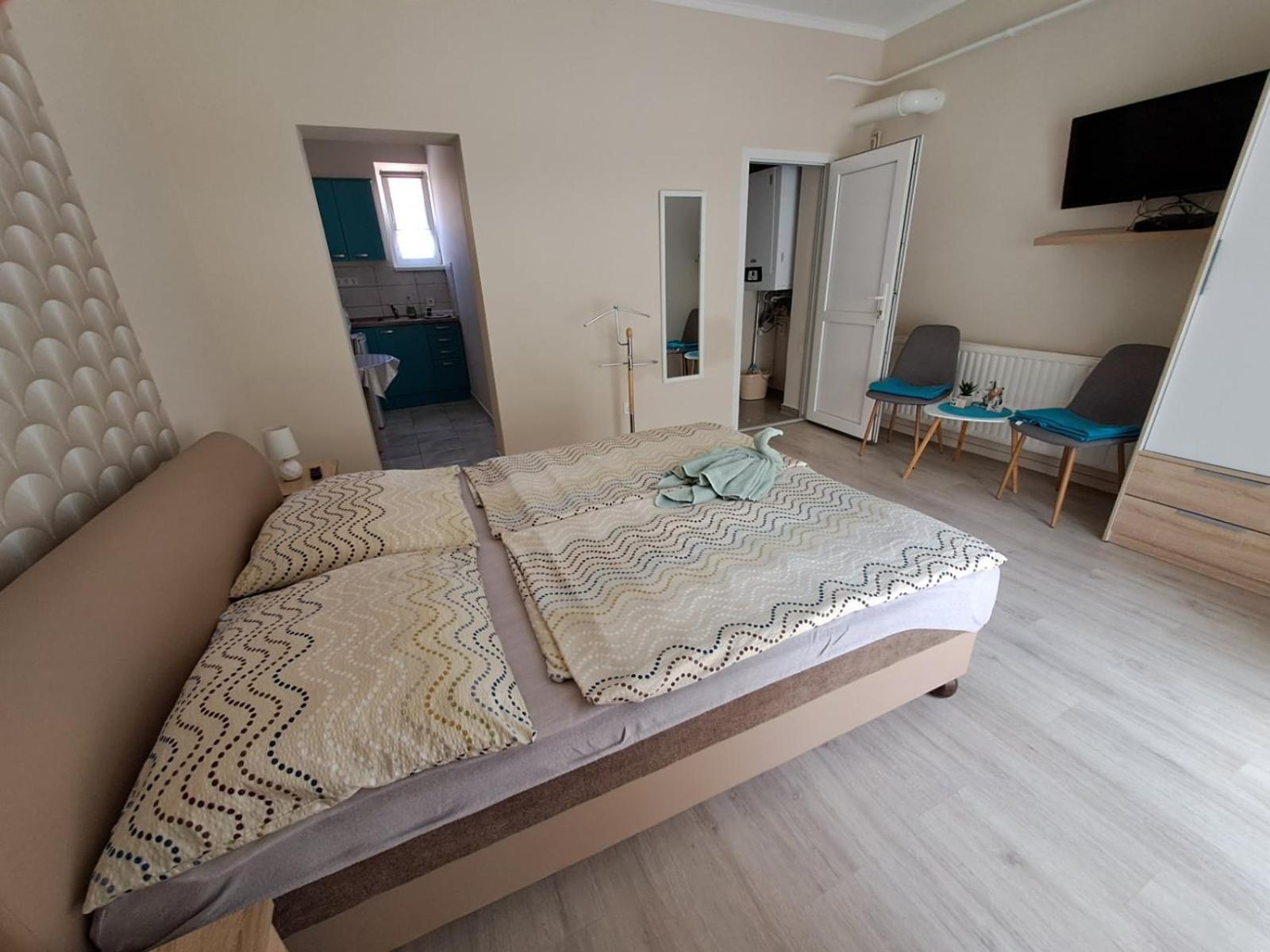 Bed and Breakfast Berta Panzió Hajdúszoboszló Esterno foto
